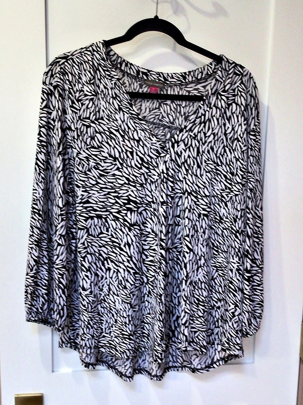 Vince Camuto Abstract Print Blouse in Black & White Size XL Like New